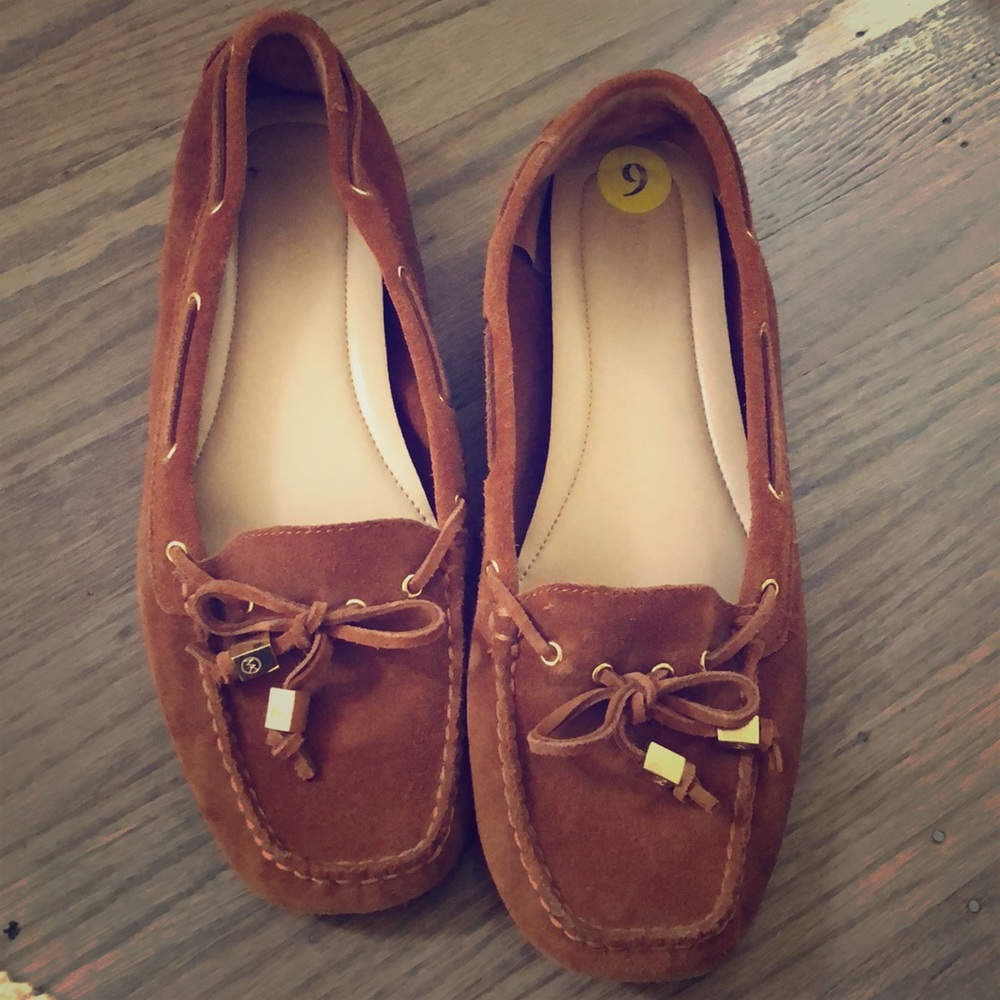 Michael Kors beige suede flats
